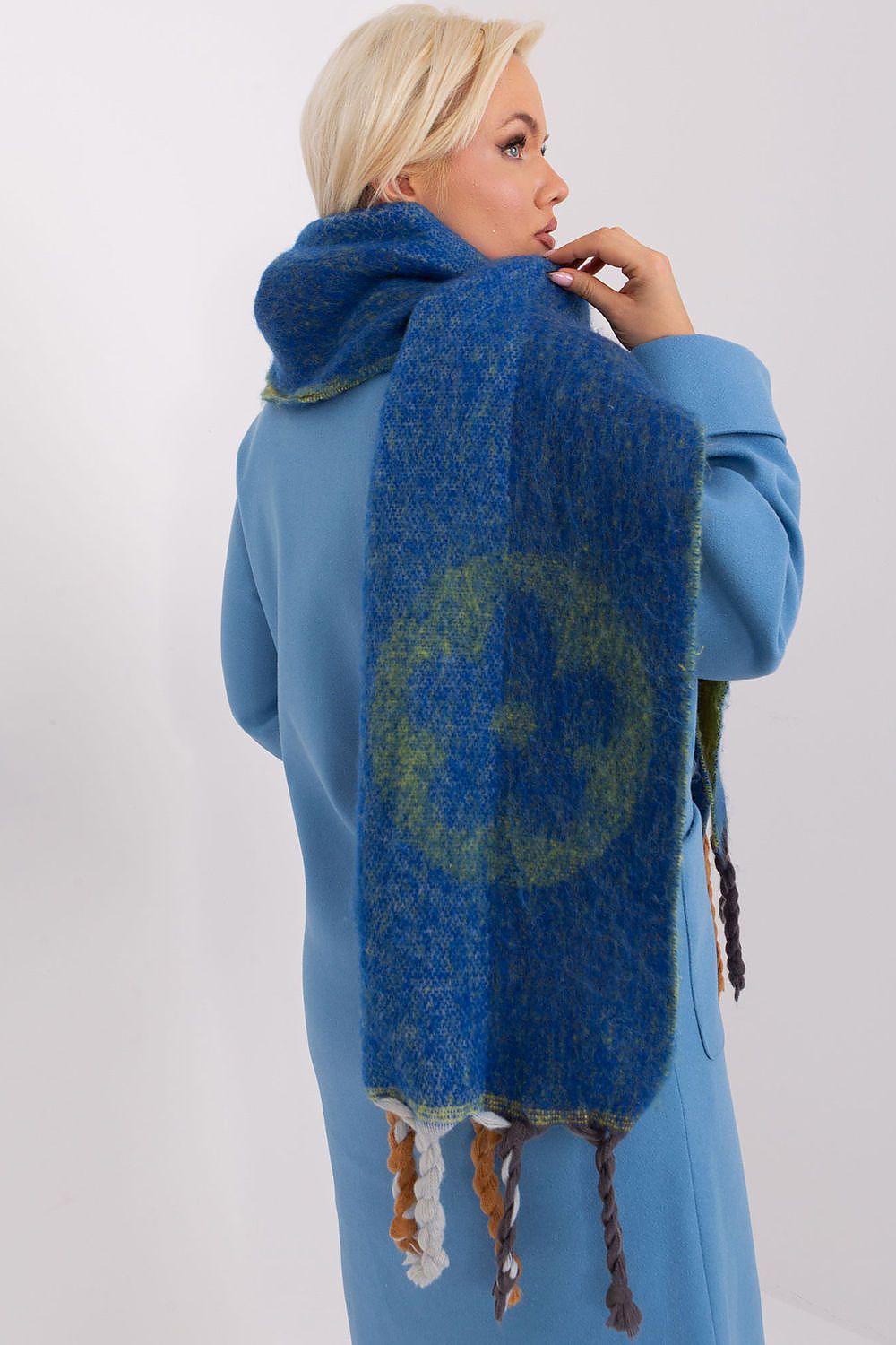  Shawl model 190547 AT 