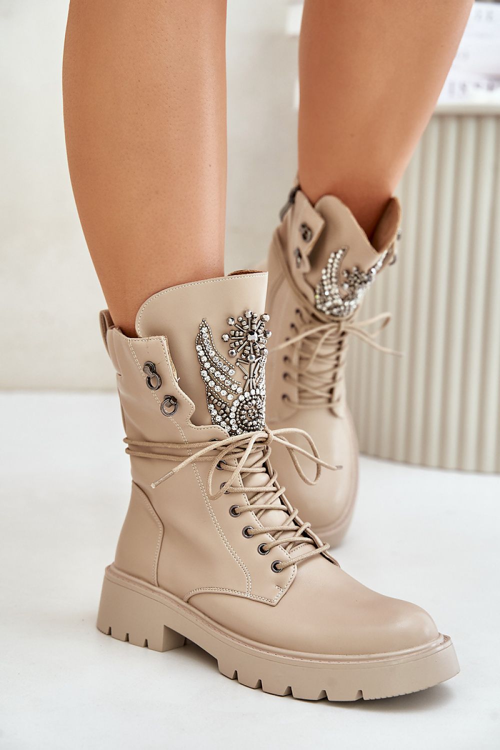  Boot model 202050 Step in style 