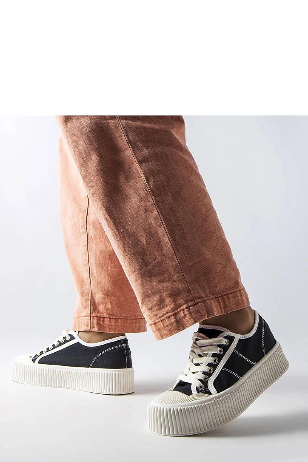  Sportliche Schuhe auf Plattform model 207841 Solea 