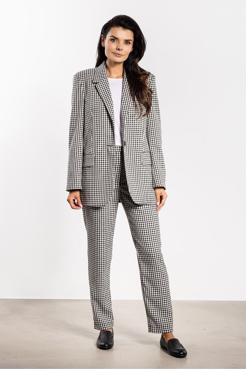  Women trousers model 218973 awama 