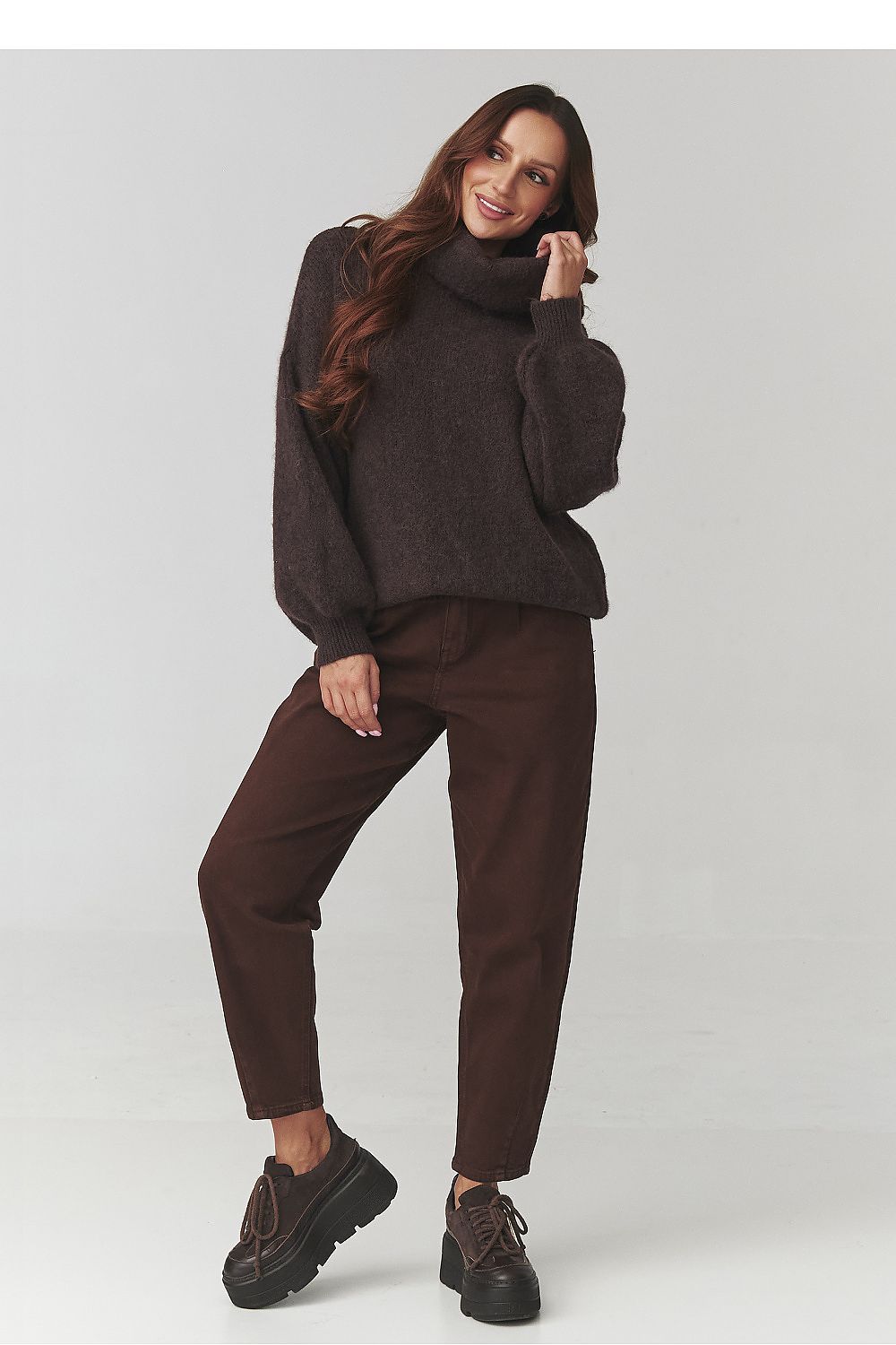  Rollkragenpullover model 220794 Makadamia 
