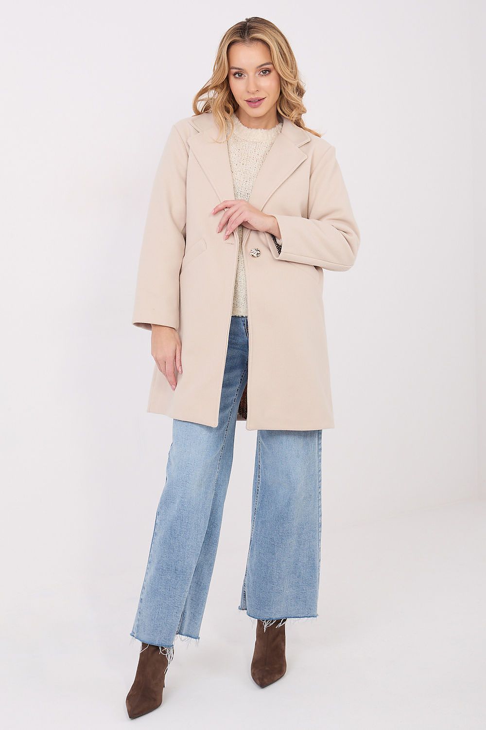  Coat model 222163 Italy Moda 