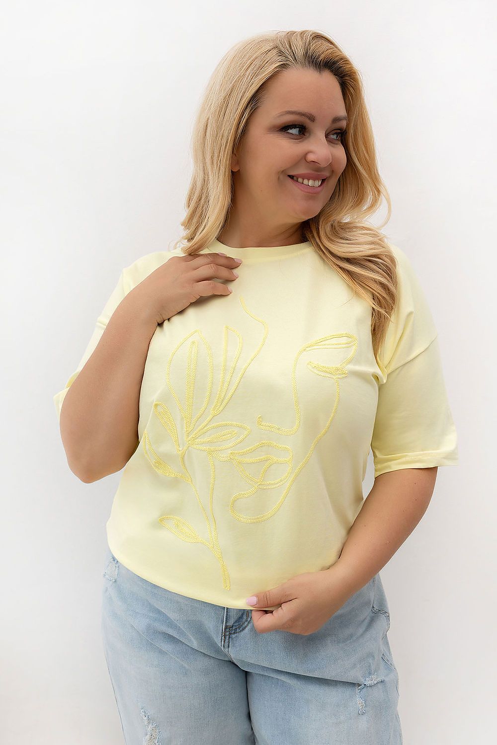  Plus-Size T-shirt model 230452 Relevance 