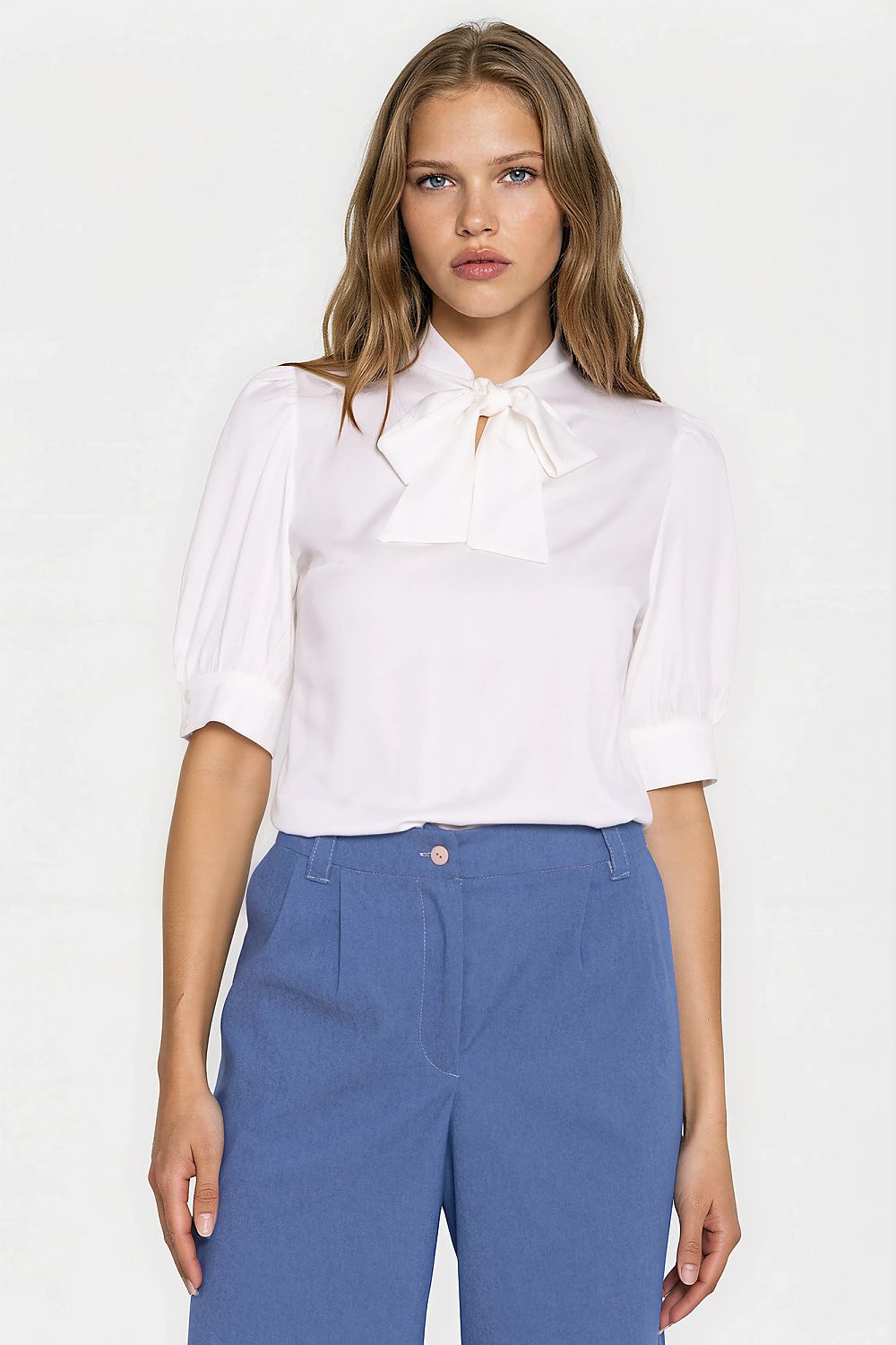  Bluse model 230461 Nife 